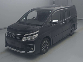 TOYOTA VOXY 2015