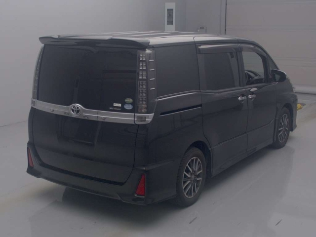 TOYOTA VOXY 2015