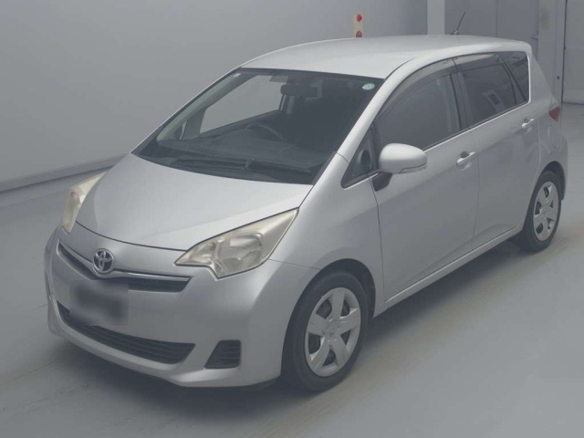 TOYOTA RACTIS 2011