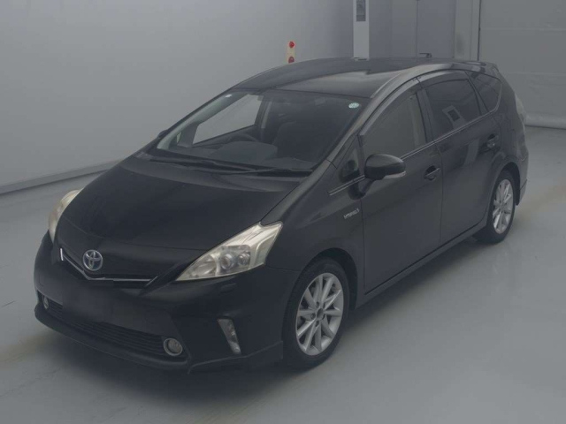 TOYOTA PRIUS ALPHA 2012