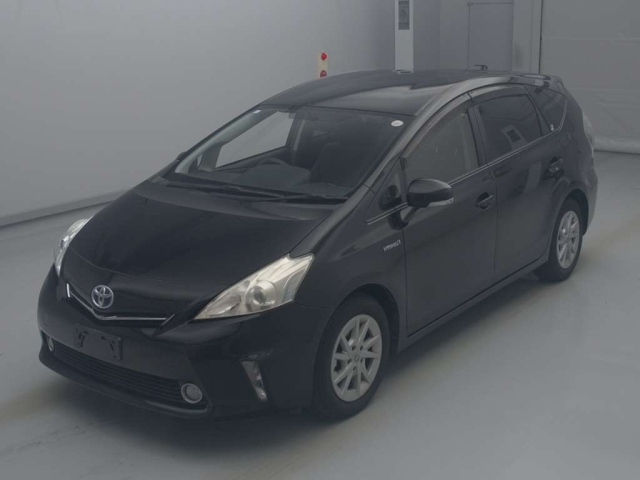 TOYOTA PRIUS ALPHA 2012