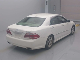 TOYOTA CROWN 2011