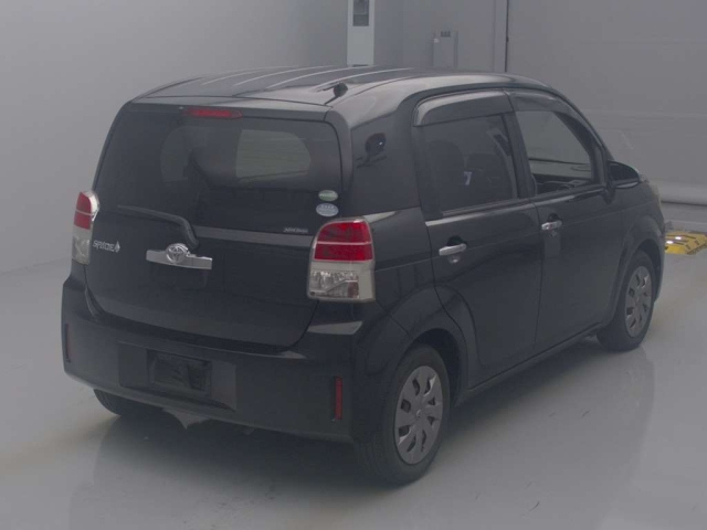 TOYOTA SPADE 2014