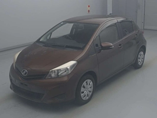 TOYOTA VITZ 2013