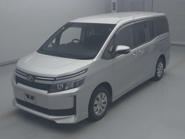 TOYOTA VOXY 2015