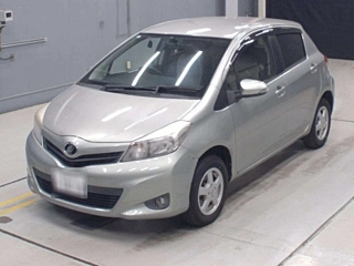TOYOTA VITZ 2013