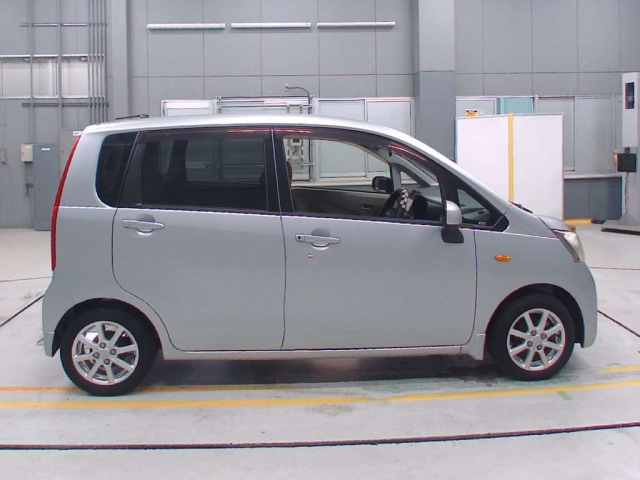 DAIHATSU MOVE 2014