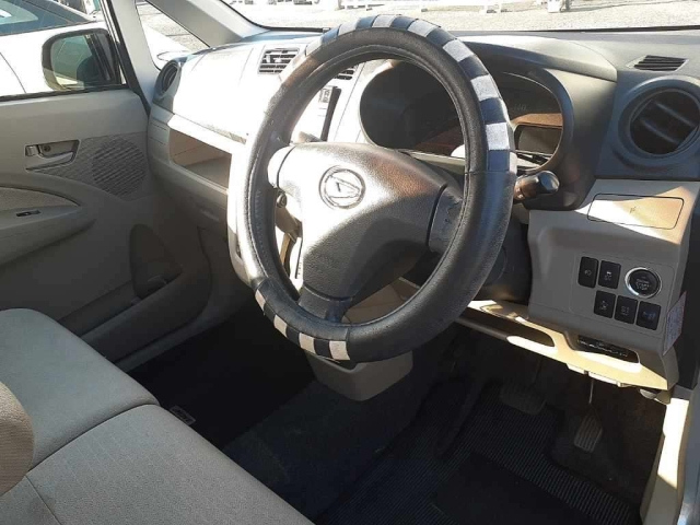 DAIHATSU MOVE 2014