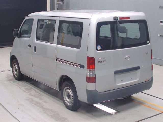 TOYOTA TOWN ACE VAN 2011