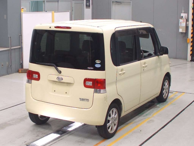 DAIHATSU TANTO 2008