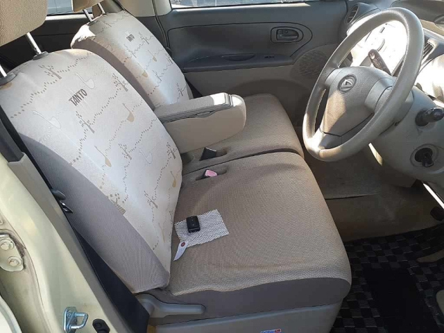 DAIHATSU TANTO 2008