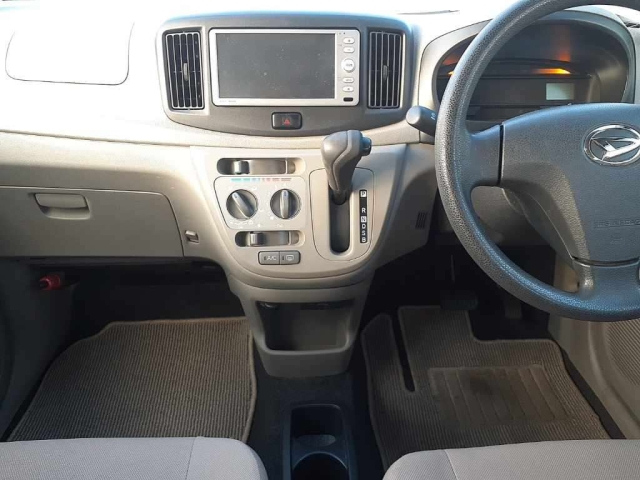 DAIHATSU MIRA E S 2012