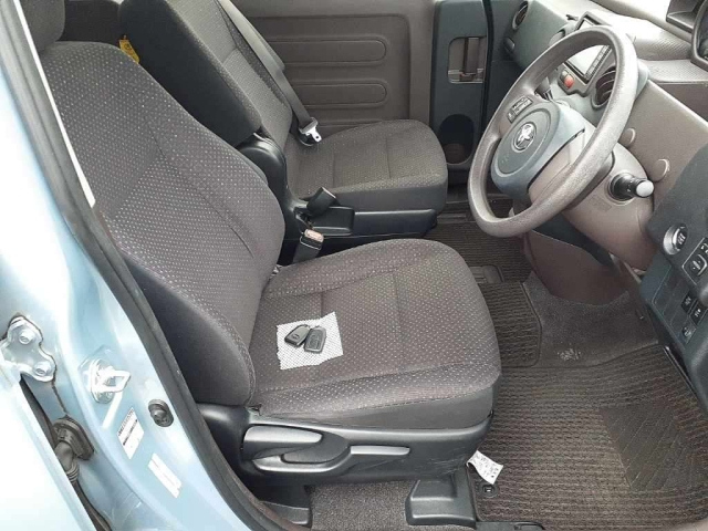 TOYOTA SPADE 2013