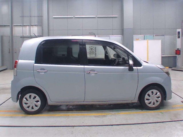 TOYOTA SPADE 2013