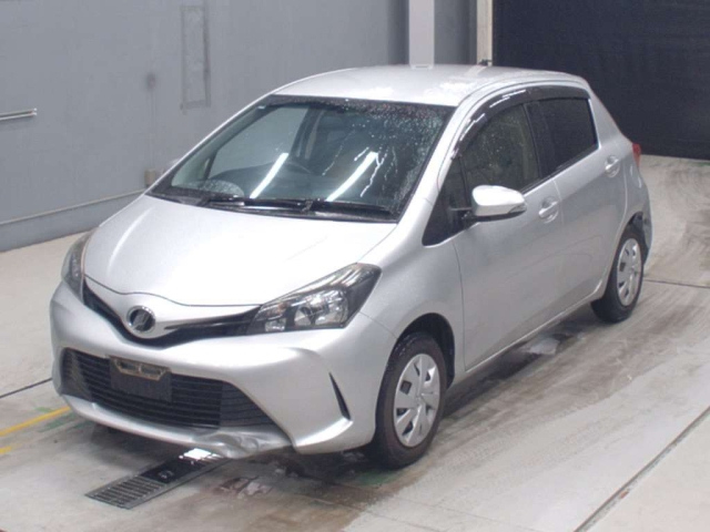 TOYOTA VITZ 2015
