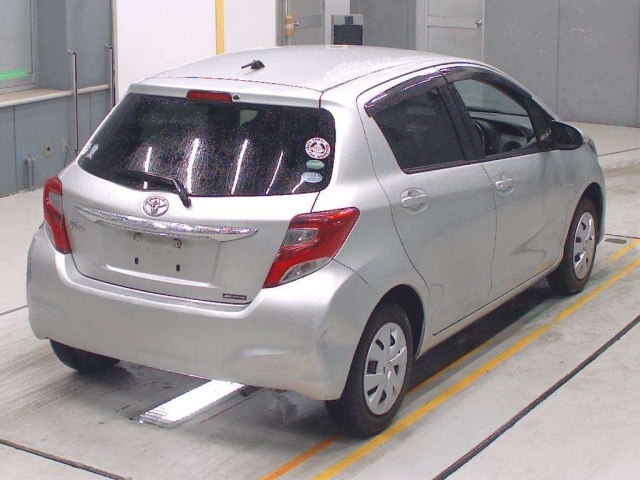 TOYOTA VITZ 2015