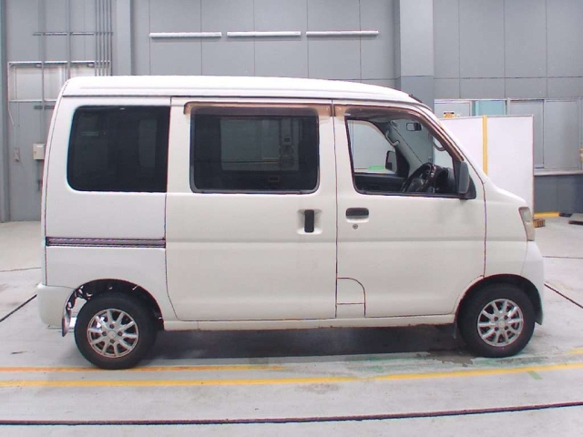 DAIHATSU HIJET VAN 2009
