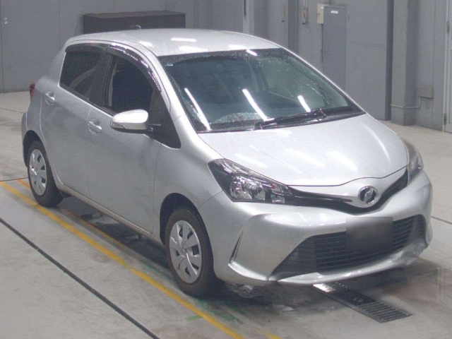 TOYOTA VITZ 2015