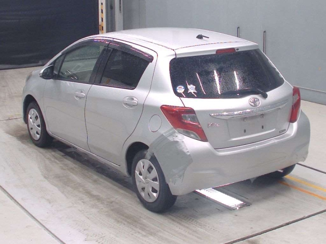 TOYOTA VITZ 2015