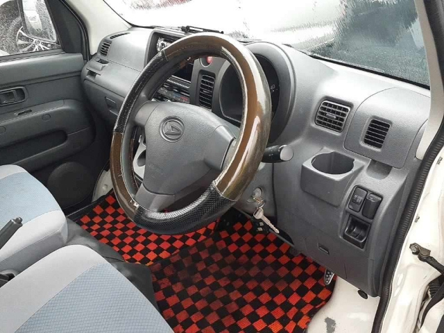 DAIHATSU HIJET VAN 2009