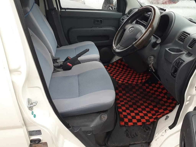 DAIHATSU HIJET VAN 2009