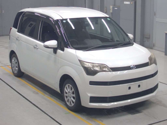 TOYOTA SPADE 2013