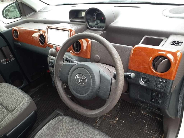 TOYOTA SPADE 2013
