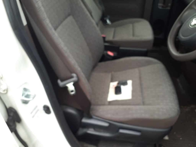 TOYOTA SPADE 2013