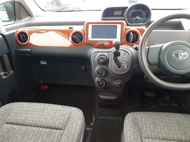 TOYOTA SPADE 2013