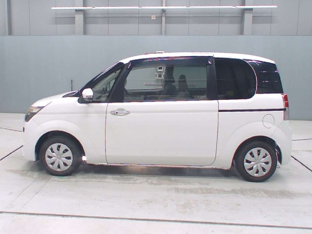 TOYOTA SPADE 2013
