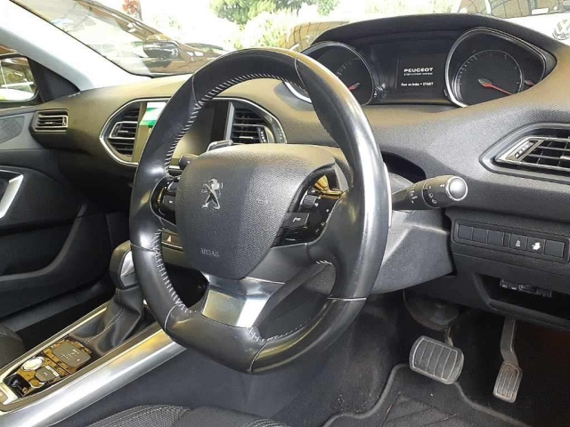 PEUGEOT 308 2015