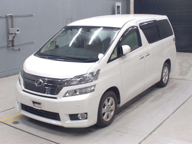 TOYOTA VELLFIRE 2013