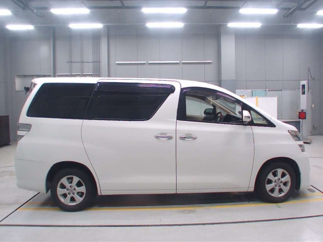 TOYOTA VELLFIRE 2013