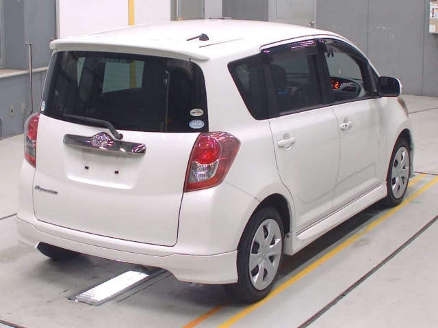 TOYOTA RACTIS 2010