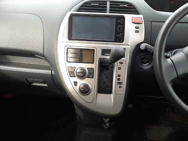 TOYOTA RACTIS 2010