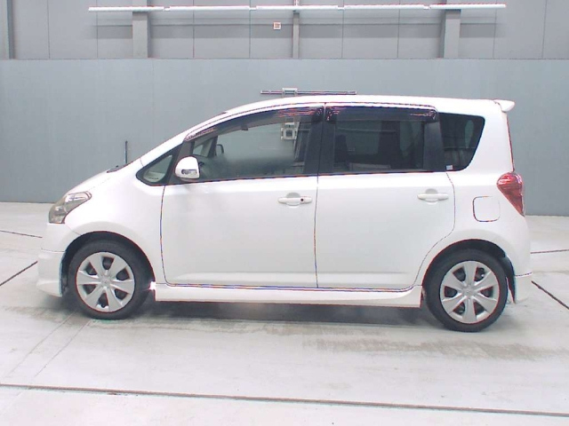 TOYOTA RACTIS 2010