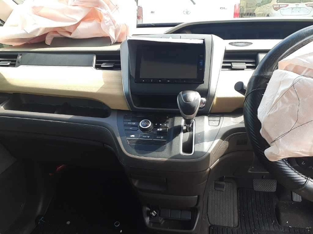 HONDA FREED 2016