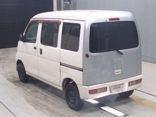 DAIHATSU HIJET VAN 2011