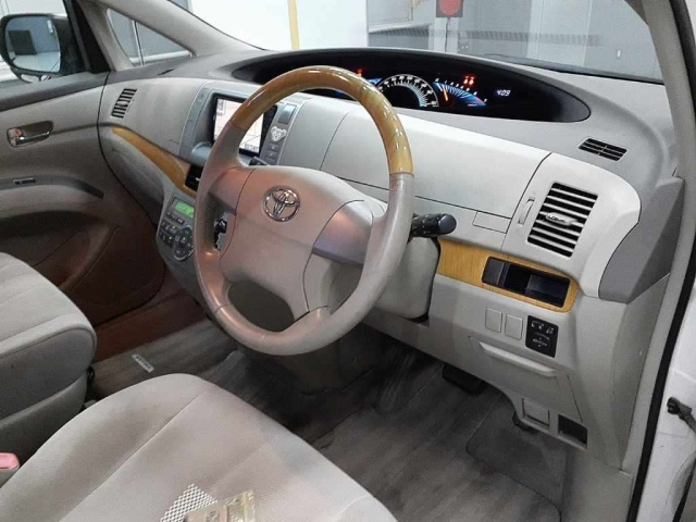 TOYOTA ESTIMA 2008