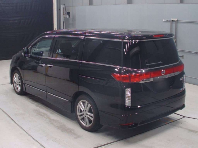 NISSAN ELGRAND 2010