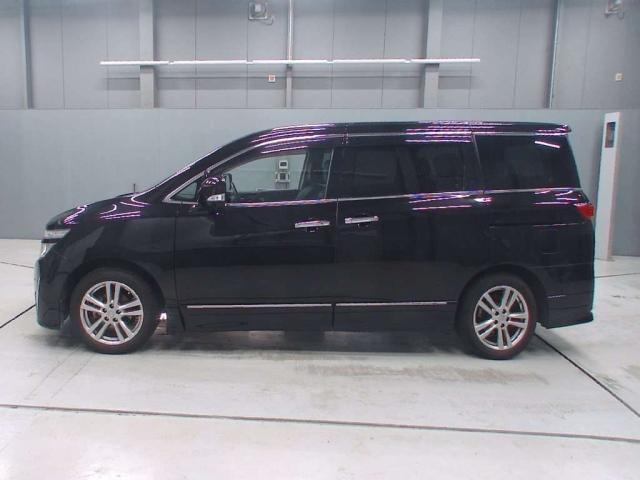NISSAN ELGRAND 2010