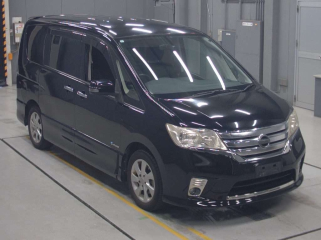 NISSAN SERENA 2013