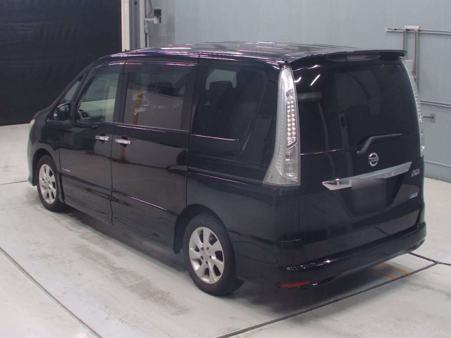 NISSAN SERENA 2013