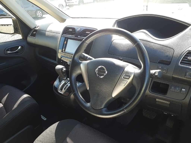 NISSAN SERENA 2013