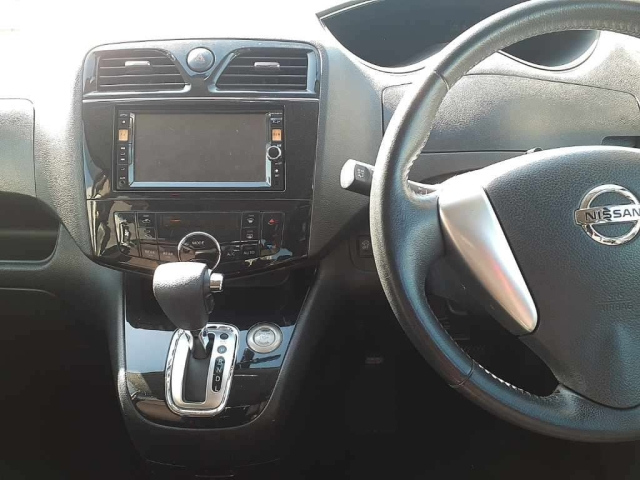 NISSAN SERENA 2013