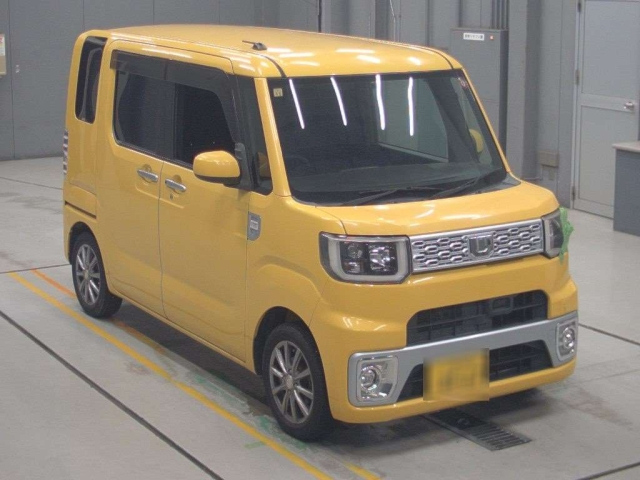 DAIHATSU WAKE 2014