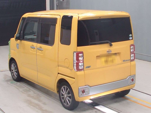 DAIHATSU WAKE 2014