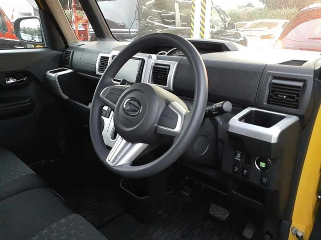 DAIHATSU WAKE 2014