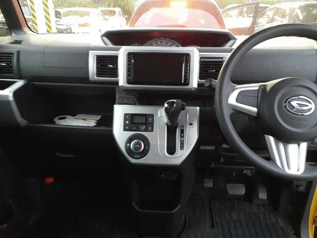 DAIHATSU WAKE 2014