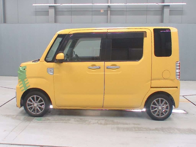 DAIHATSU WAKE 2014